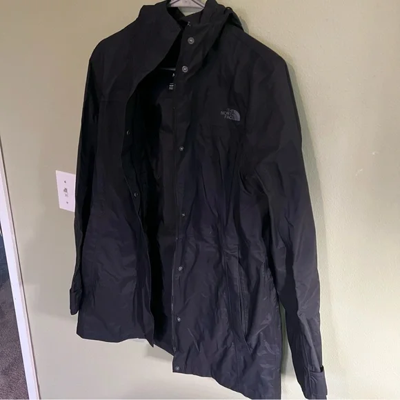 North face rain jacket - Picture 2 of 9